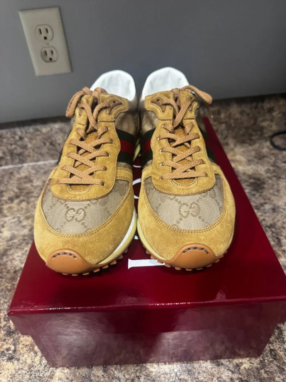Gucci Tennis Shoes, Men's 9